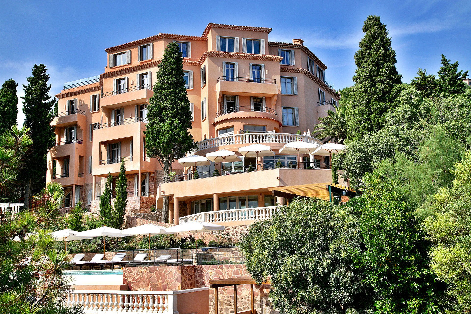 Tiara Yaktsa – Luxury hotel near Cannes