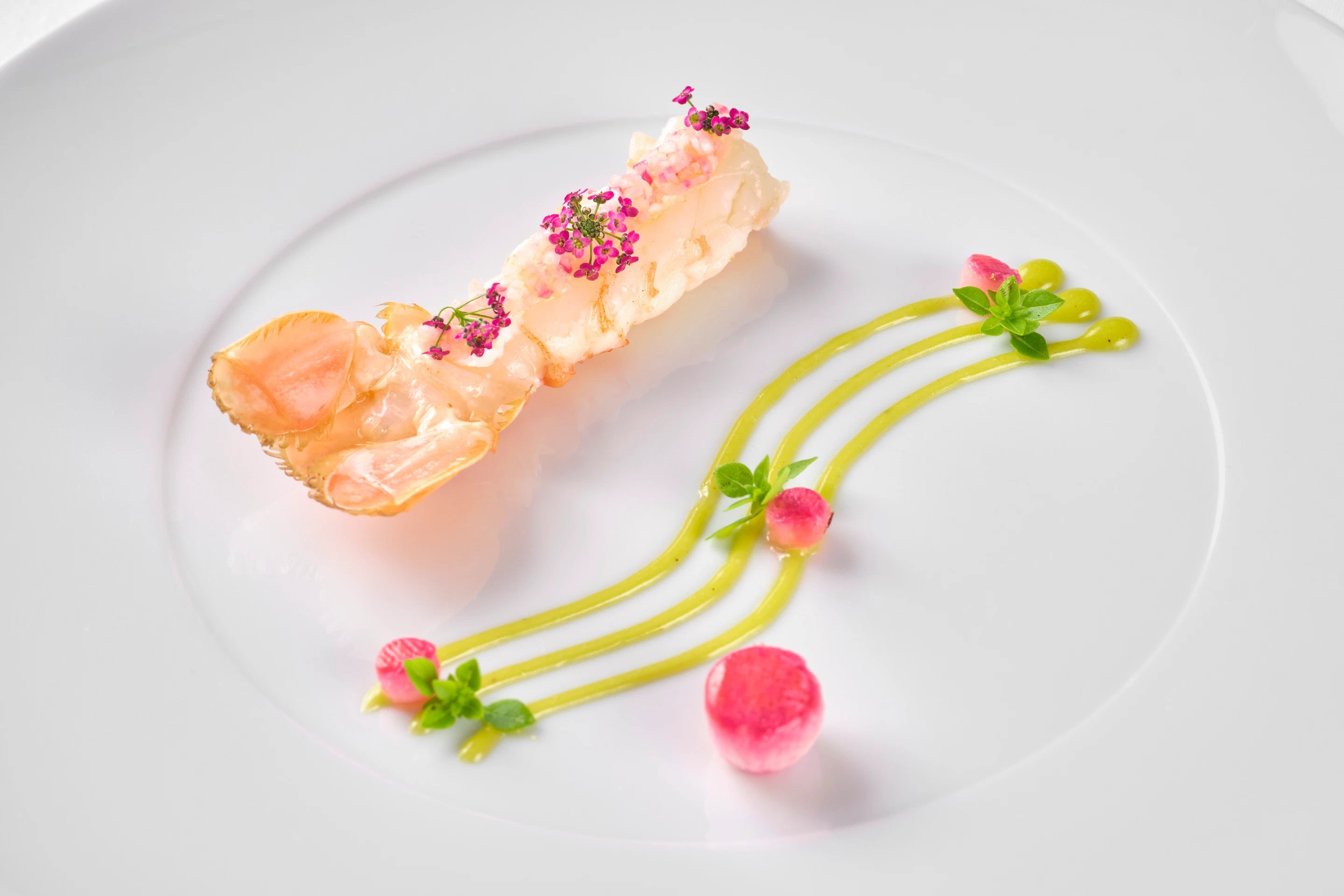 512/import-from-v1/images/Plat_Chef/2021/Langoustine_rotie_citron_confit_radis_red_meat__1.jpg