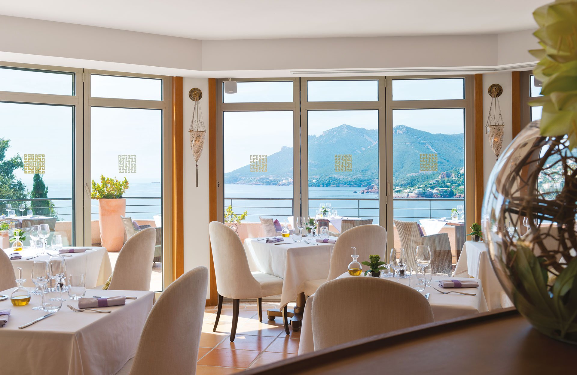 Tiara Yaktsa | Gastronomic restaurant near Cannes
